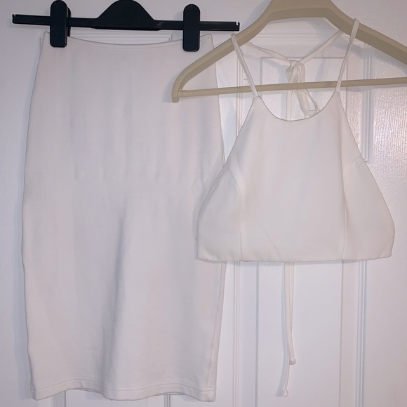 White skirt and top set - Picture 1 of 1